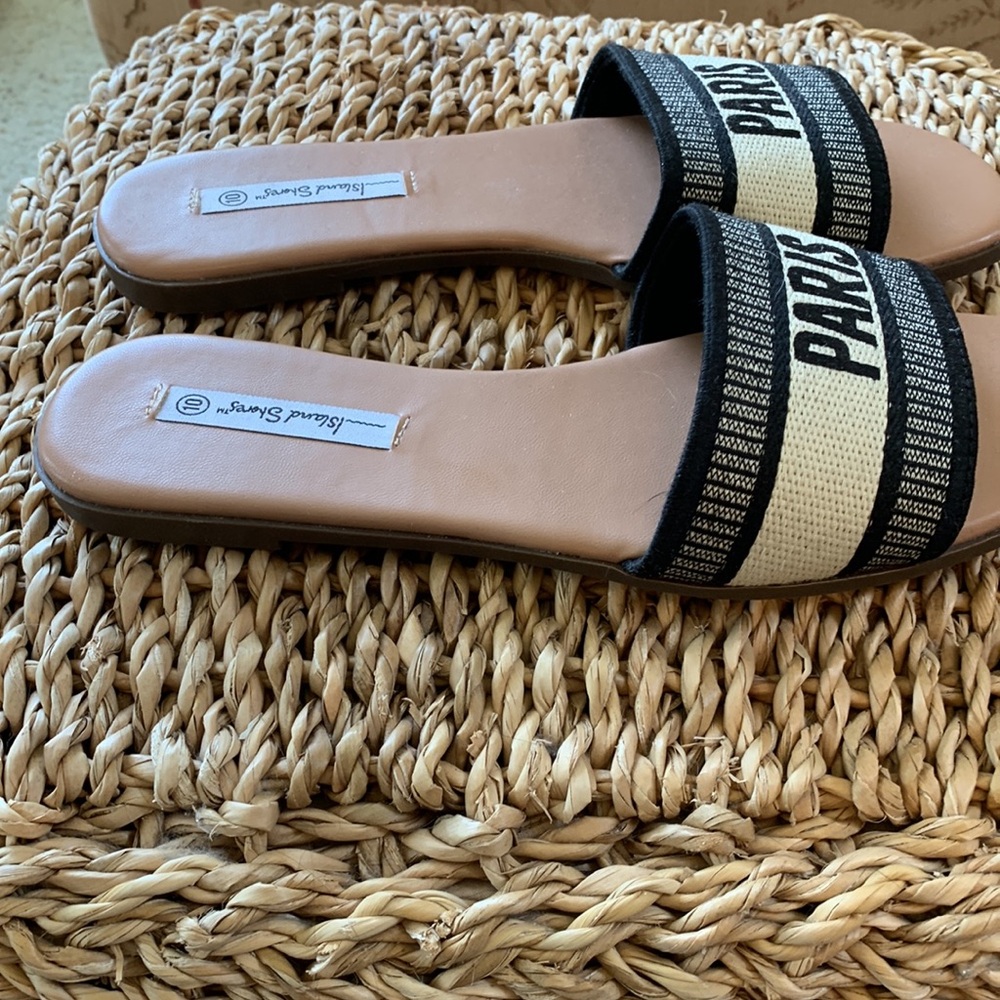 Brand new! Canvas embroidered slip on’s. - Picture 3 of 5